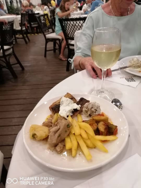 Gastro HARPIN Happy Days Beach Hotel