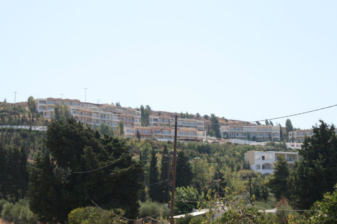 Hotelanlage von der Straße aus Kipriotis Aqualand
