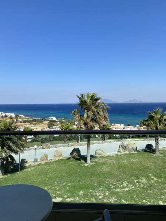 Ausblick Grand Blue Beach Hotel