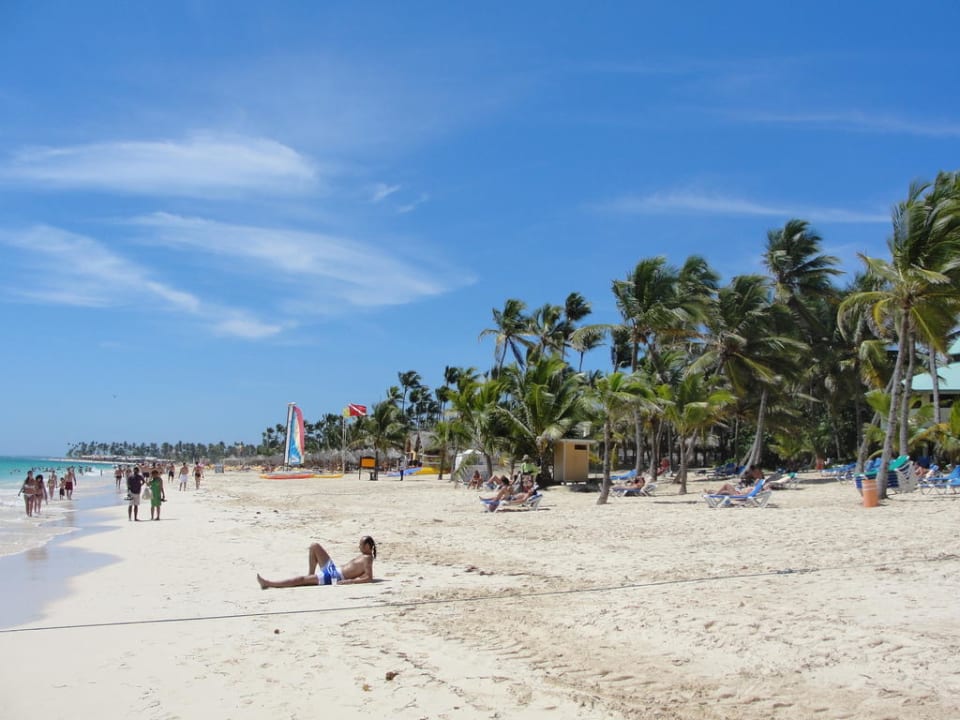 Kilometerlanger traumhafter weißer Sandstrand Hotel Riu Palace Bavaro