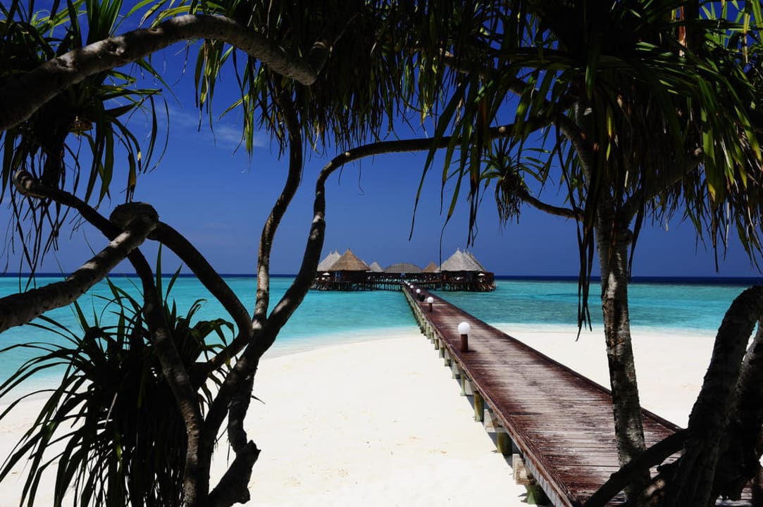 Angaga - Blick auf Wasserbungis Angaga Island Resort