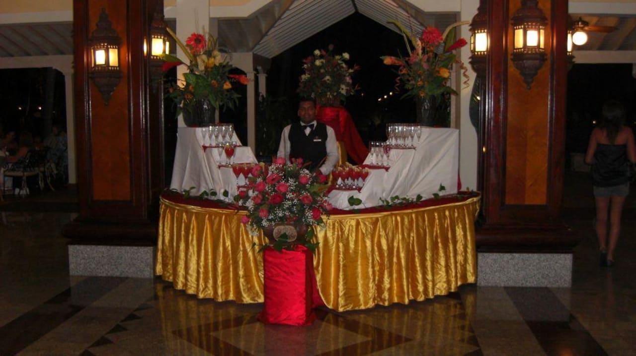 Zwischen Restaurant "El Patio" und Bar Hotel Riu Palace Macao - Adults only