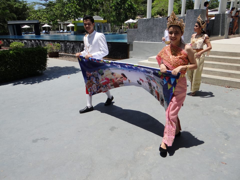 Umzug - Songkranfest Dusit Thani Krabi Beach Resort