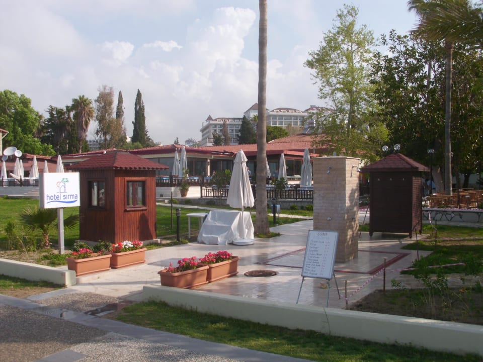 Von der Promenade aus gesehen Hotel Sirma