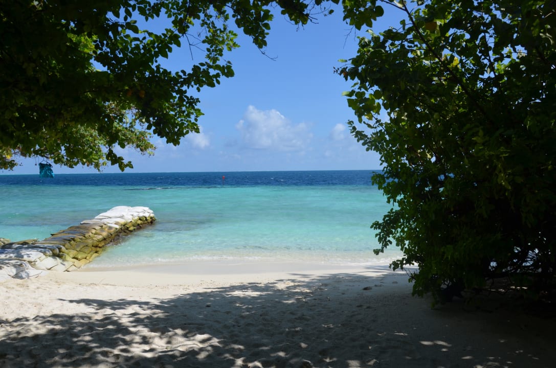 Strand Embudu Village