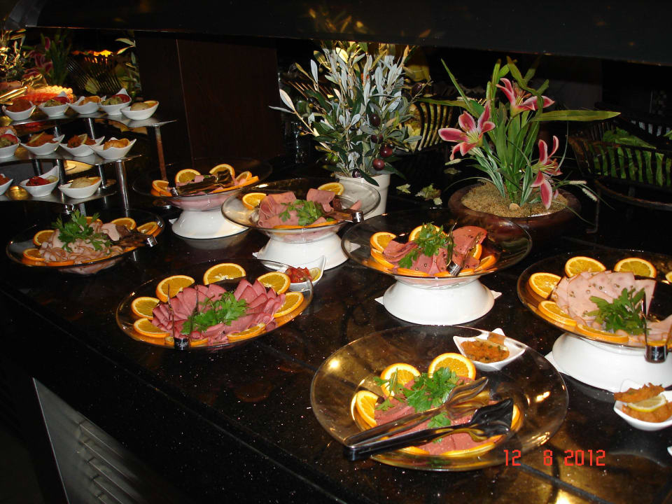 Zimny bufet Limak Lara Deluxe Hotel & Resort