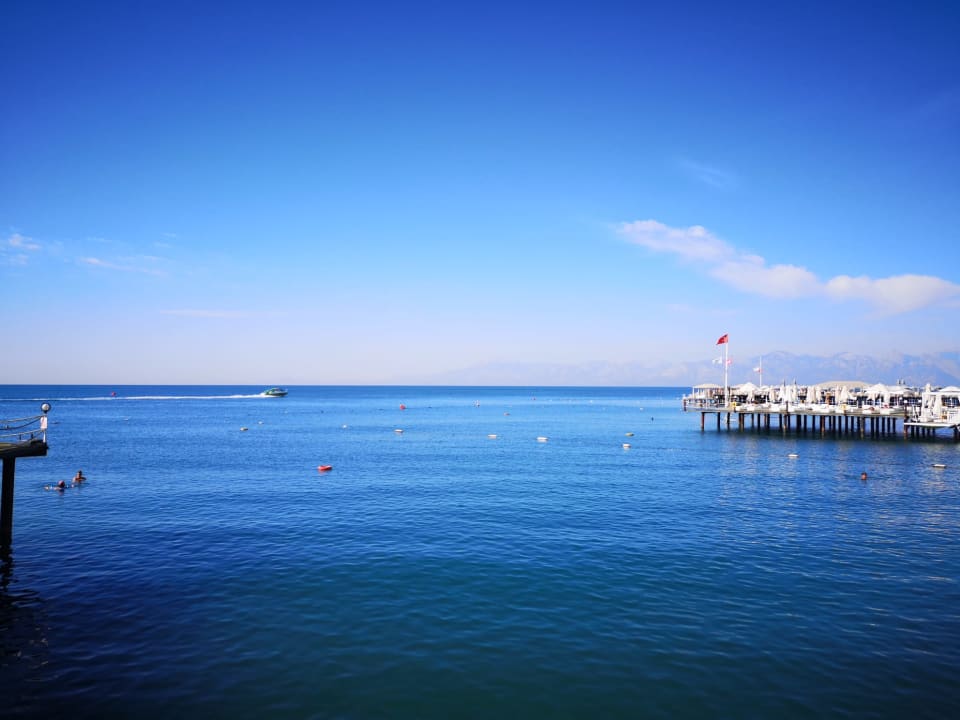 Strand Saturn Palace Resort Hotel