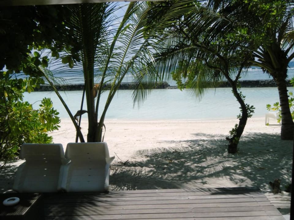 Strand vorm Bungalow Kuramathi Maldives