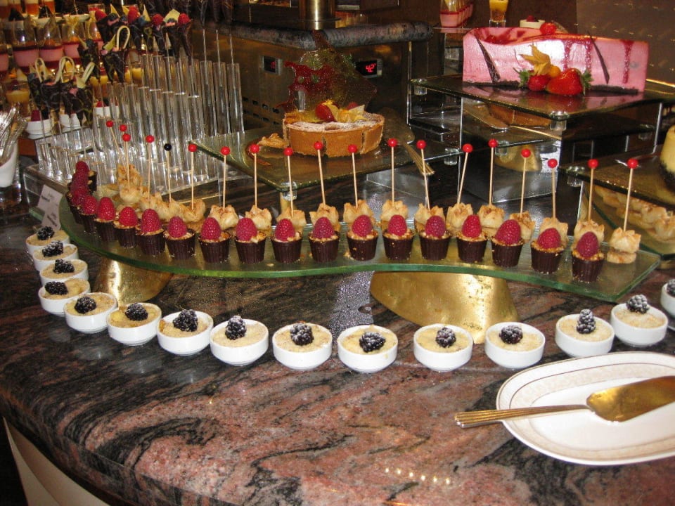 Buffet im Le Vendome Emirates Palace Mandarin Oriental
