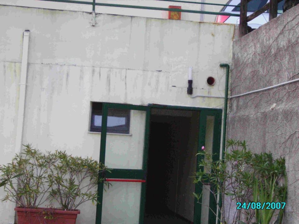 Eingang zur Unterkunft Centro Vacanze La Limonaia