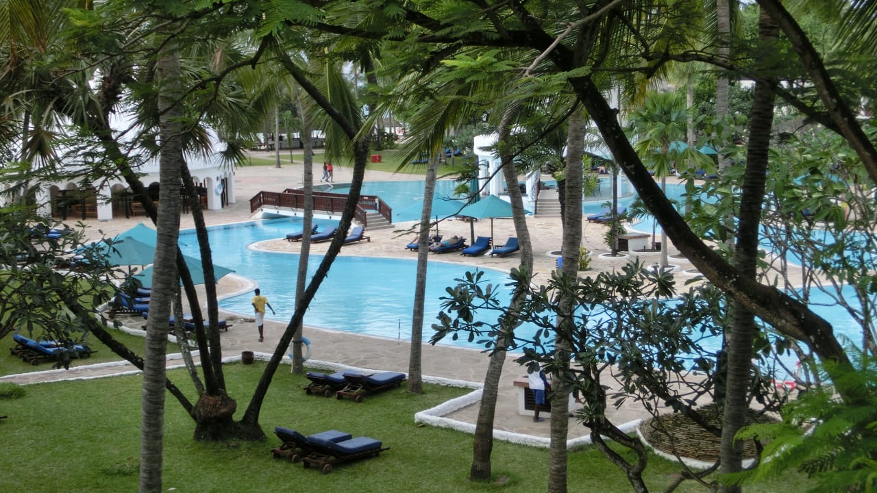 Pool Hotel Southern Palms Beach Resort