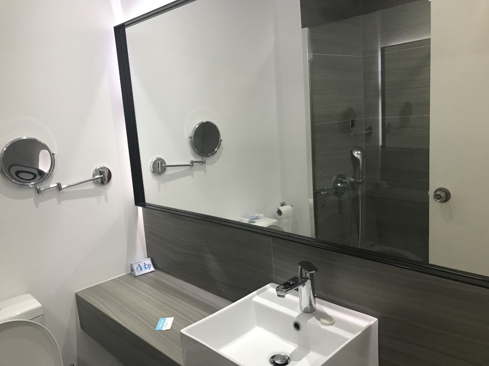 Zimmer Crystal Springs Beach Hotel