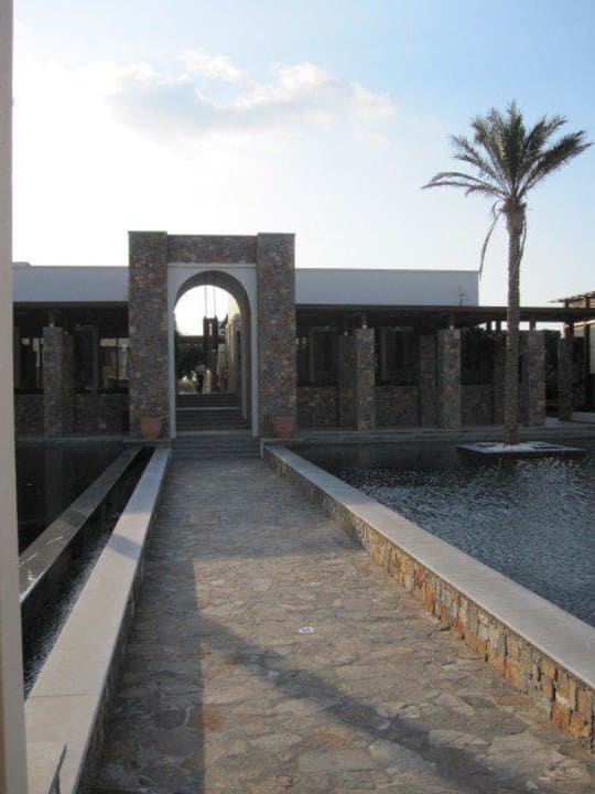 Weg zu den Restaurants Amirandes A Grecotel Resort To Live