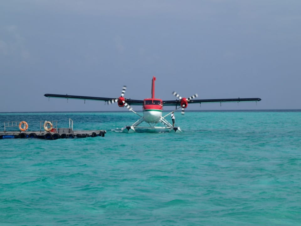 Wasserflugzeug Sandies Bathala Maldives