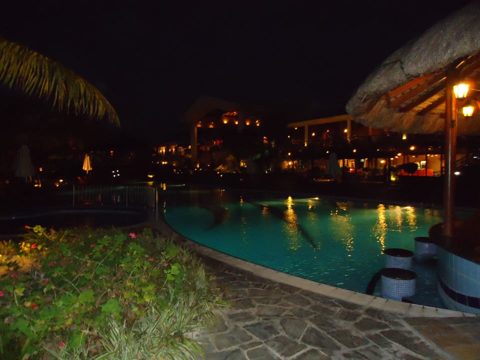 Alles schön beleuchtet am Abend Le Meridien Ile Maurice