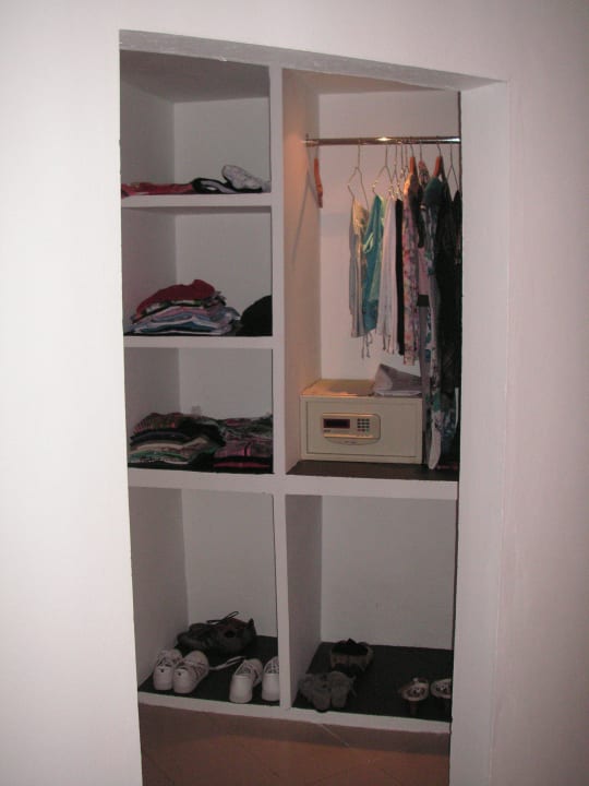 Kleiderschrank Adaaran Select Hudhuran Fushi - Premium All Inclusive