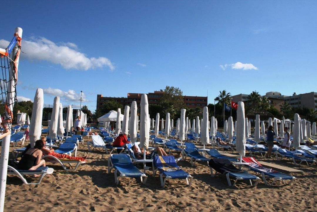 Liegebereich vom Meer aus Seaden Corolla Hotel