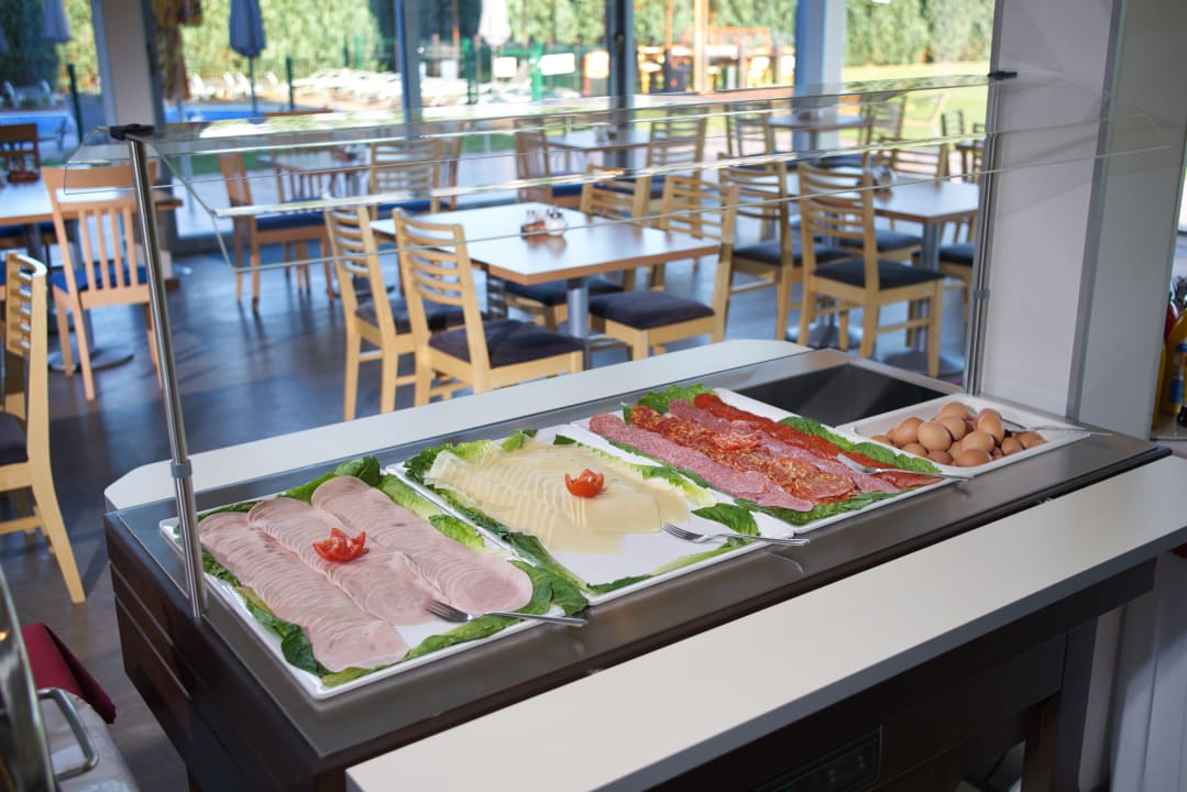 Gastro Hotel Aura Design & Garden Pool