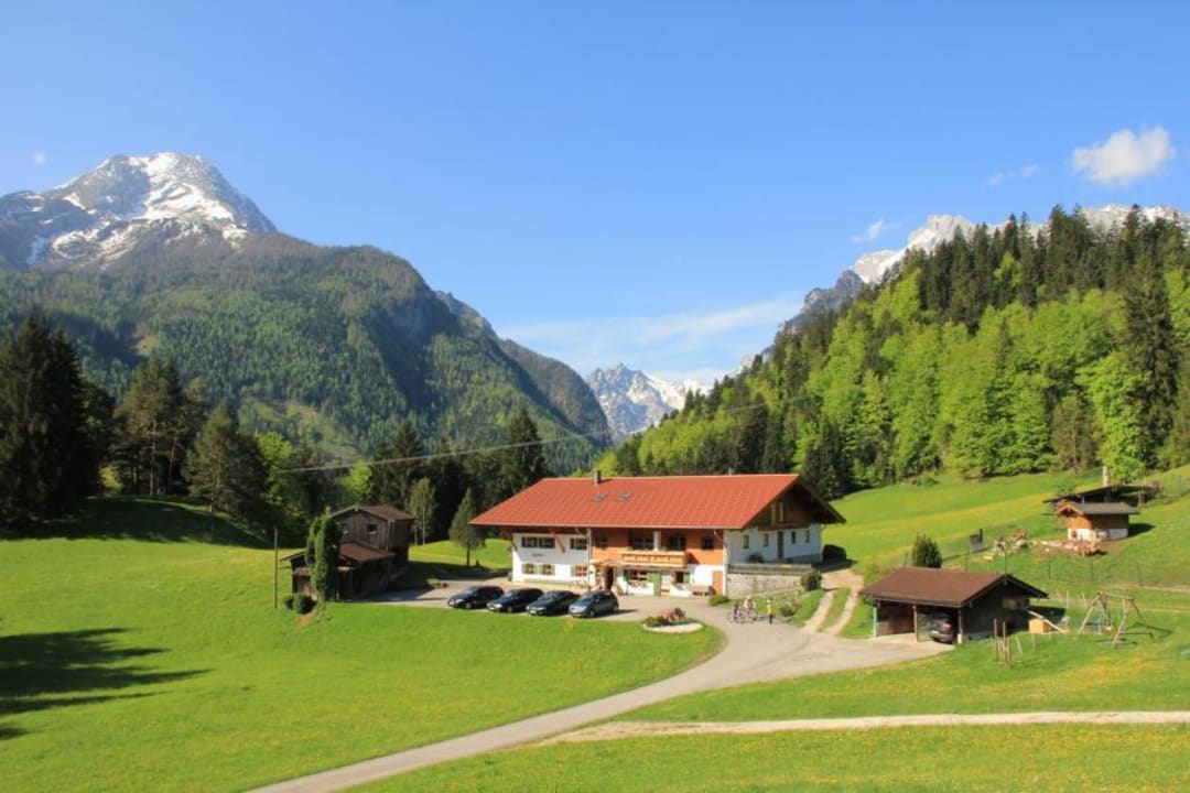 Das Feggenlehen und der Watzmann ( links ) Pension Auf'm Feggenlehen