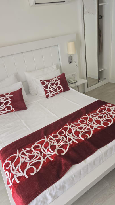 Zimmer Laguna Beach Alya Resort & Spa Hotel