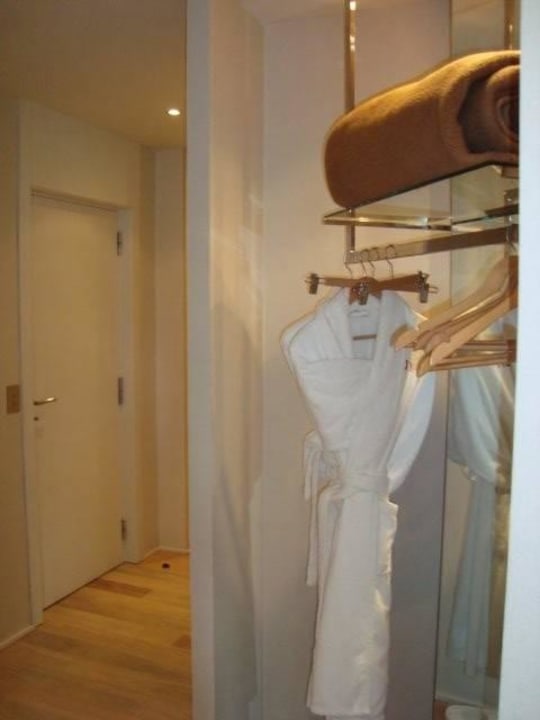 Eingang/Garederobe Hotel Cram