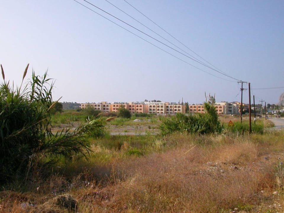 Myrina Beach Hotel v. der Strasse aus Myrina Beach Hotel