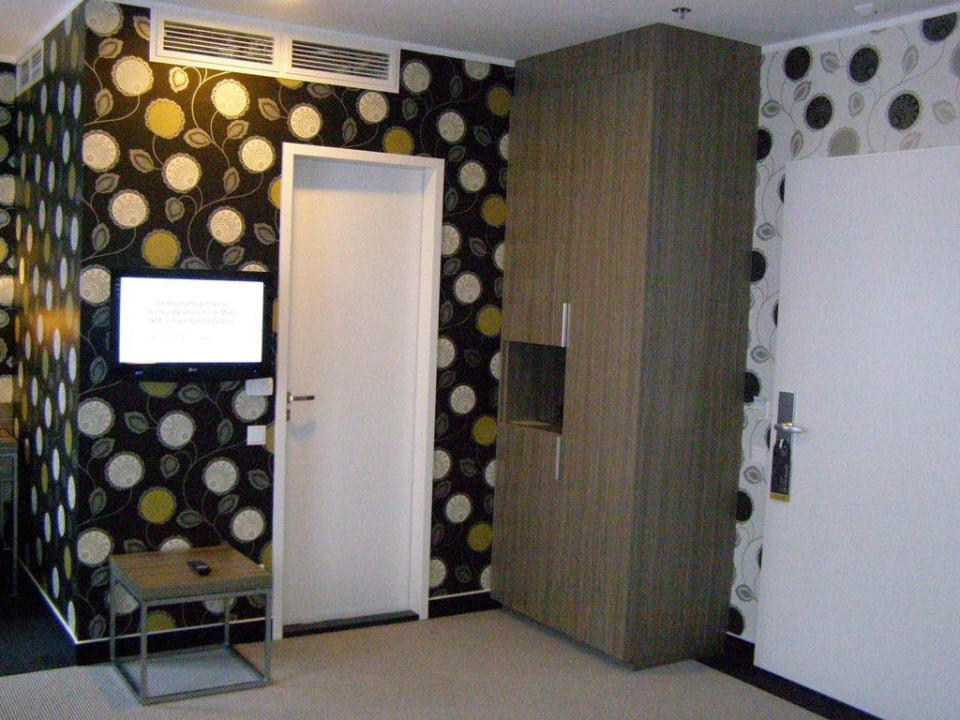 Flatscreen/AC Alta Moda Fashion Hotel