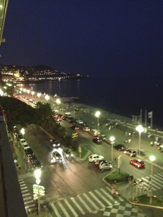 Widok z pokoju de luxe na zatokę Aniołów Le Meridien Nice