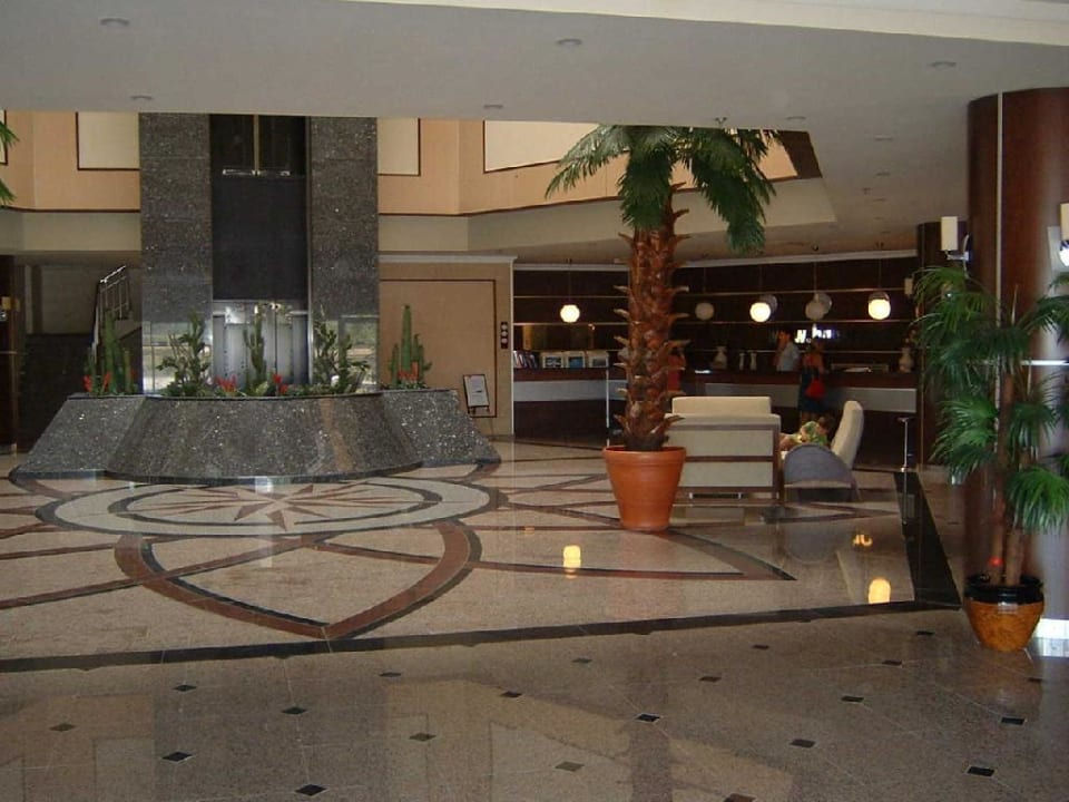 Lobby Hane Family Resort