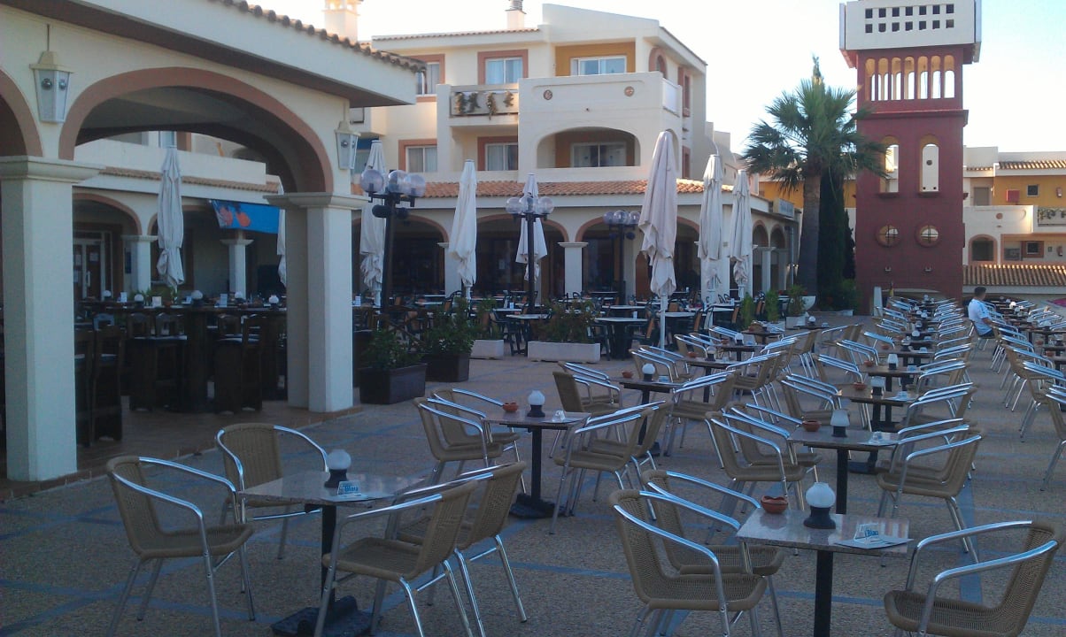 Mittelpunkt der Anlage blau punta reina