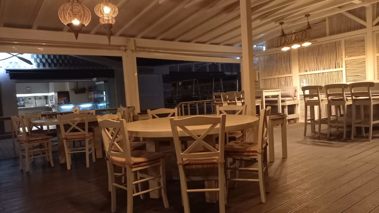 Gastro Hotel Lagomandra Beach