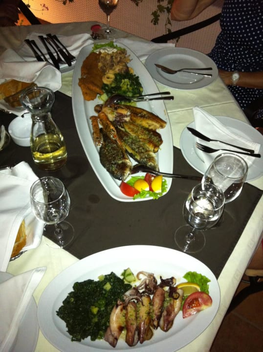 Fischplatte & Tintenfisch mit Mangold Hotel Tamaris