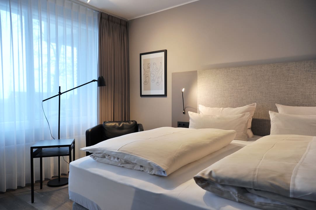 Zimmer Hotel am Berghang