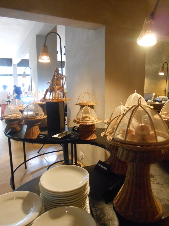 Frühstück.  Hotel Jetwing Beach