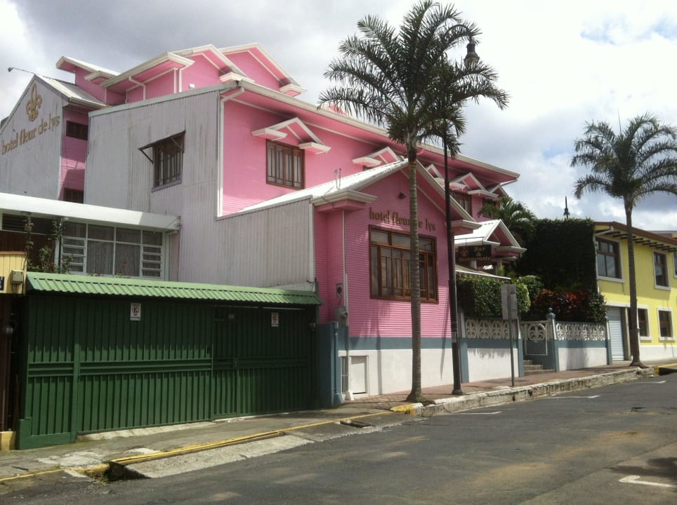Rosa Haus :-) Hotel Fleur de Lys