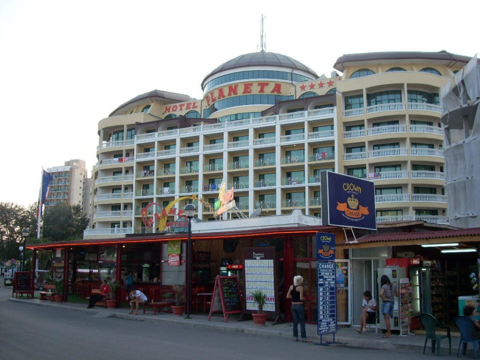 Hotelansicht von vorne Hotel Planeta