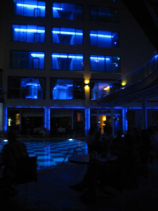 Innenhof am Abend Tac Premier Hotel & Spa