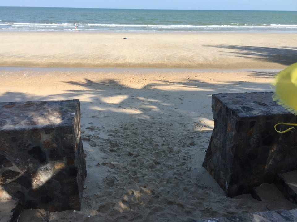 Strand Hotel Grand Pacific Sovereign Resort & Spa