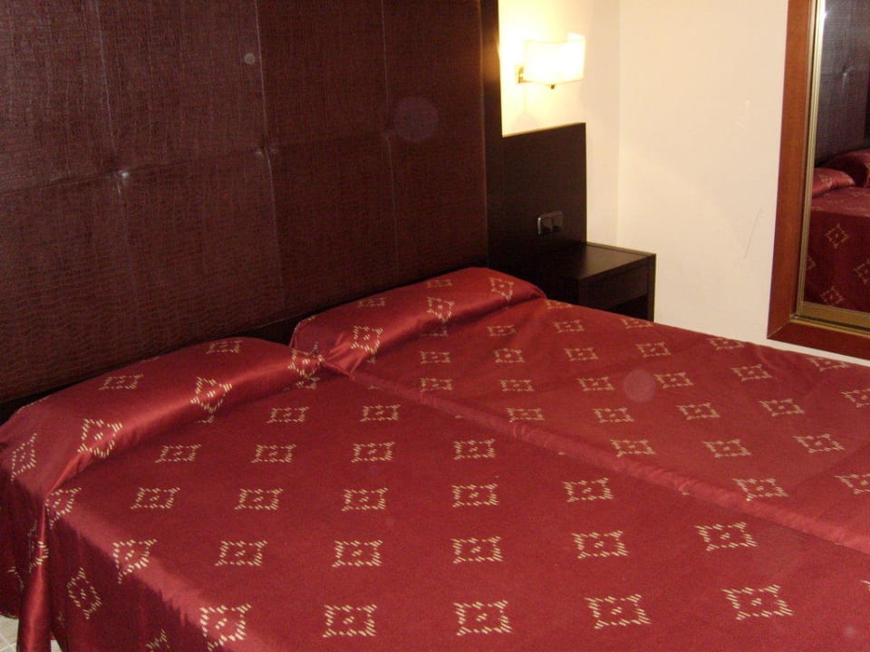 Das Schlafzimmer allsun App.-Hotel Orient Beach