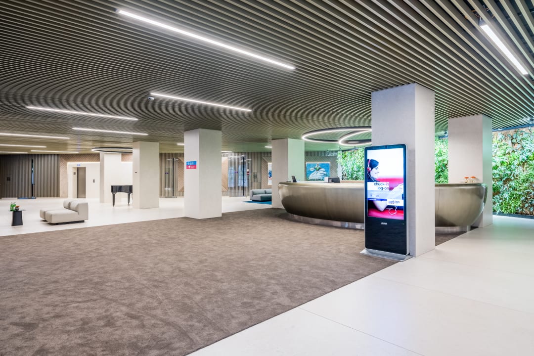 Lobby Park Inn by Radisson Danube, Bratislava Hotel