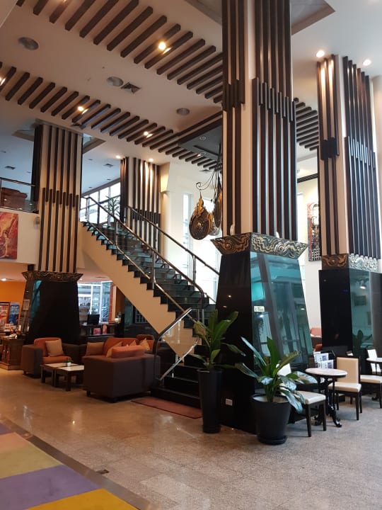 Lobby Pinnacle Lumpinee Park Hotel