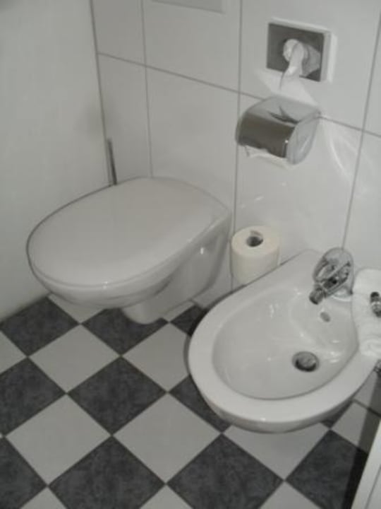 WC und Bidet Hotel Fährhaus
