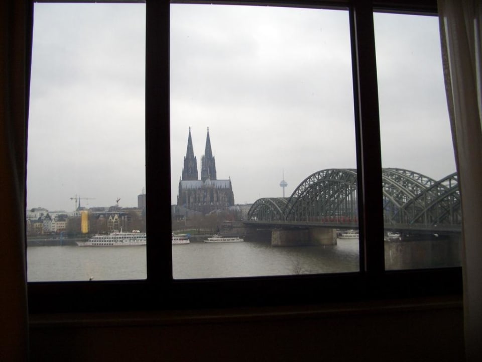 Blick auf den Hein und den Kölner Dom Hyatt Regency Köln