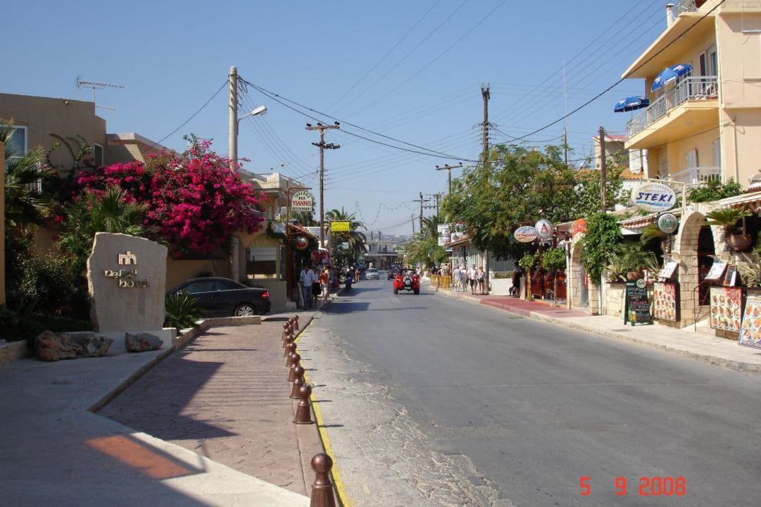 Stark befahrene Hauptstraße Nefeli Hotel Rethymno