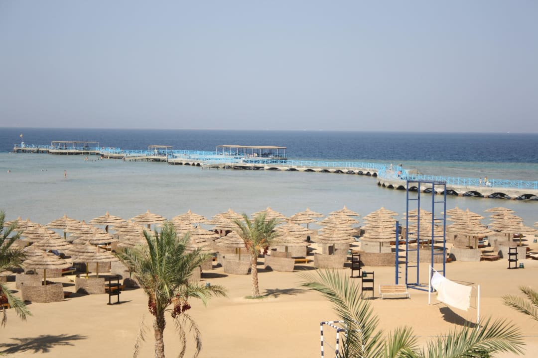 Strand mit Steg Titanic Beach Spa & Aqua Park