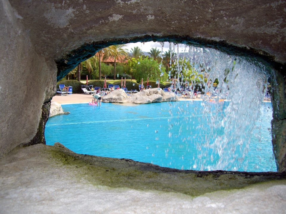 Poolansicht Falkensteiner Club Funimation Garden Calabria