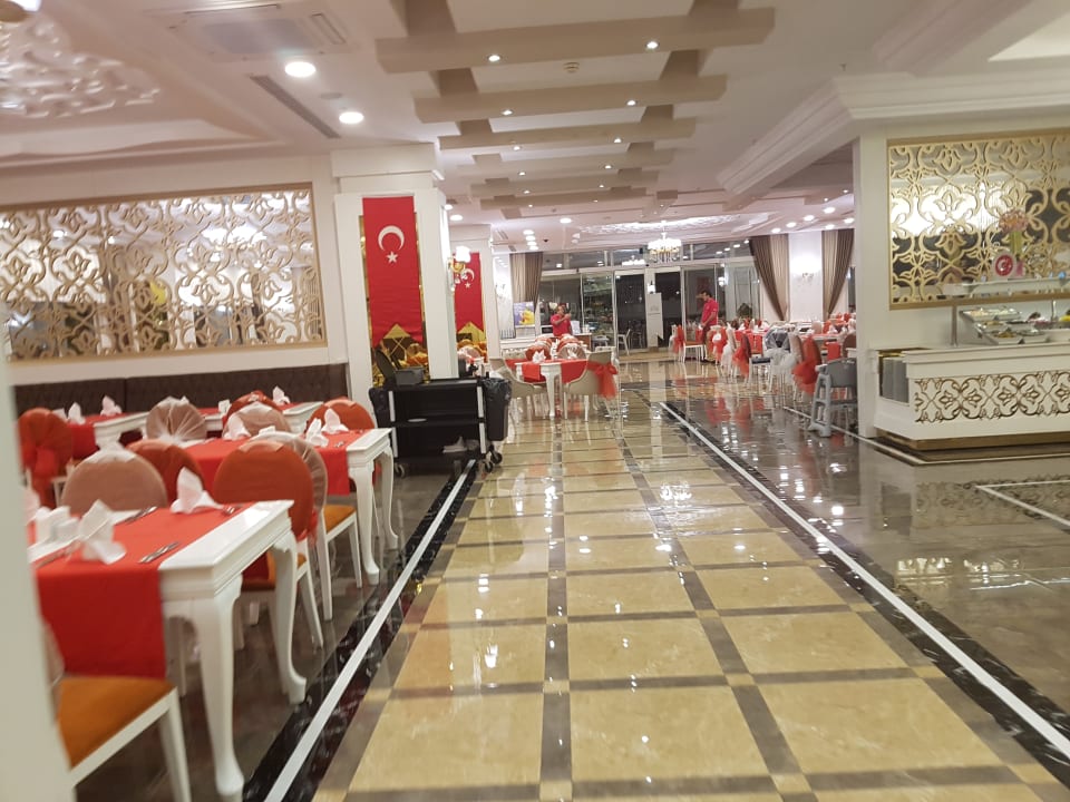 Gastro Side Royal Palace Hotel & Spa