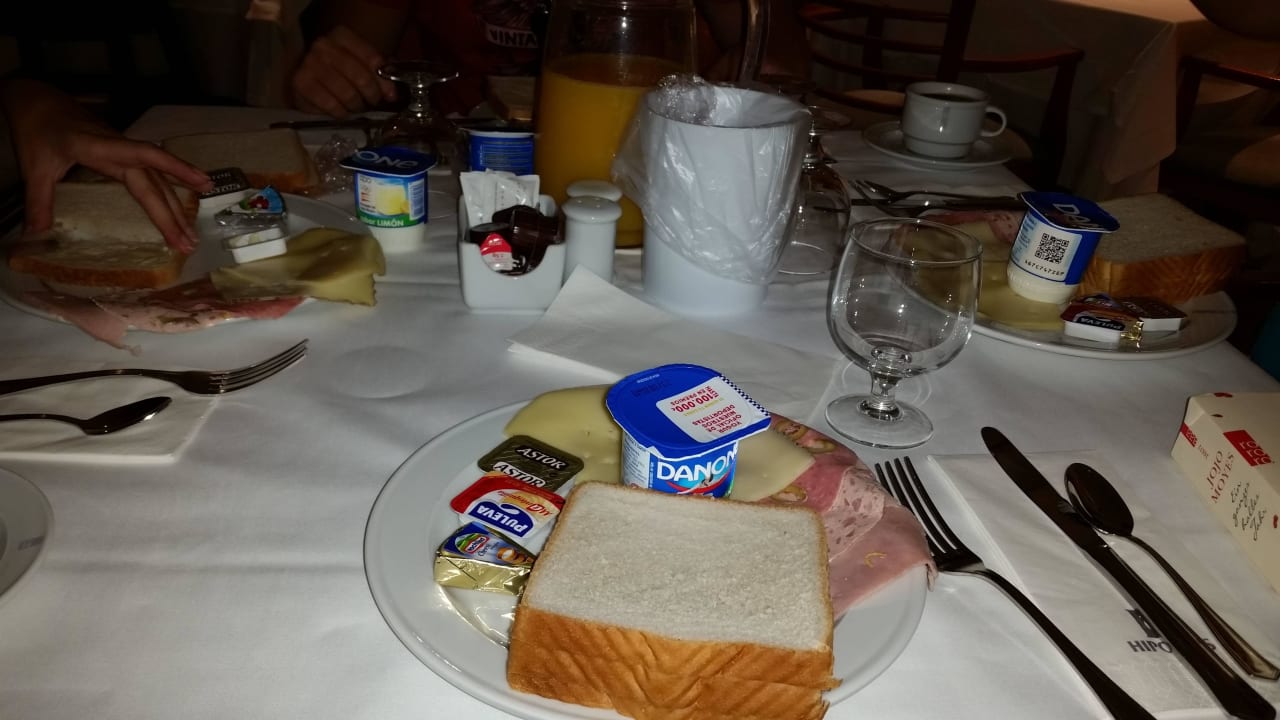 Abreise Frühstück. Gut. Hipotels Mercedes