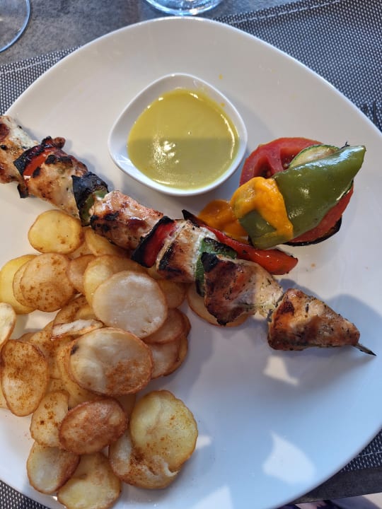 Gastro Anissa Beach & Village