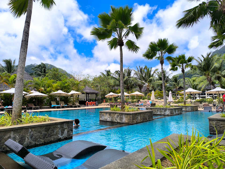 Pool STORY Seychelles